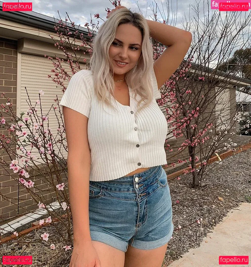 RachelElizabeth Onlyfans Photo Gallery 
