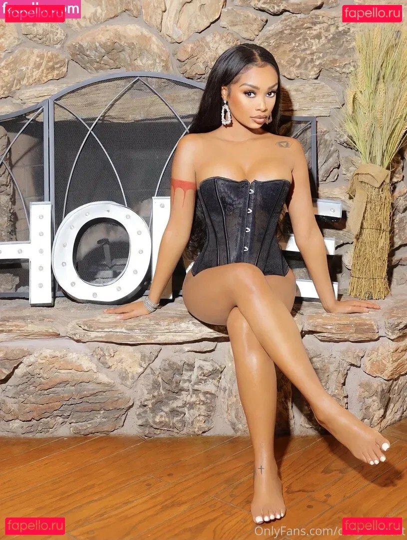 desireesfeet Onlyfans Photo Gallery 