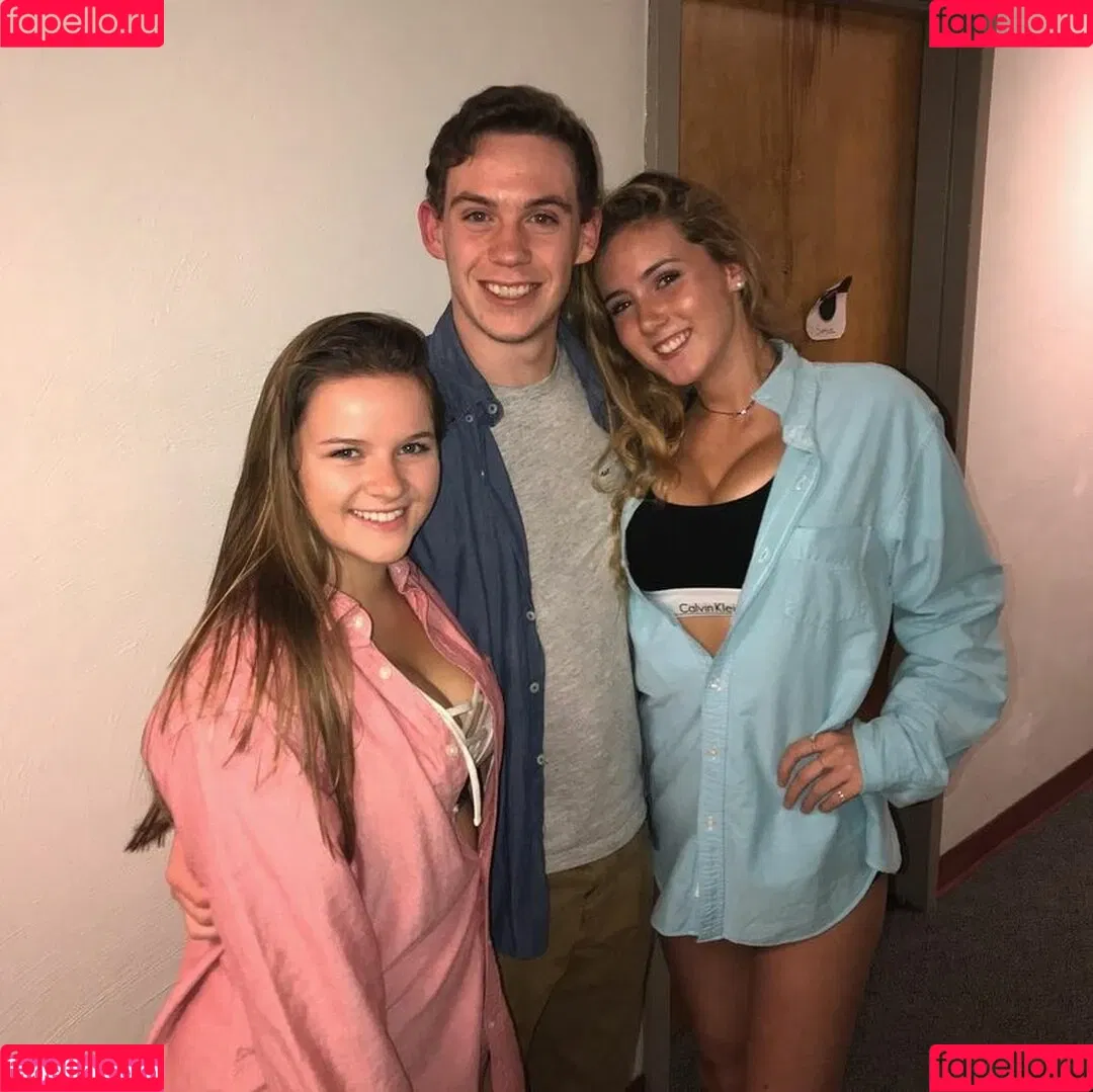 Lindsay Farland Onlyfans Photo Gallery 