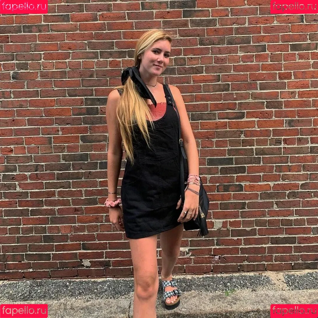 Lindsay Farland Onlyfans Photo Gallery 