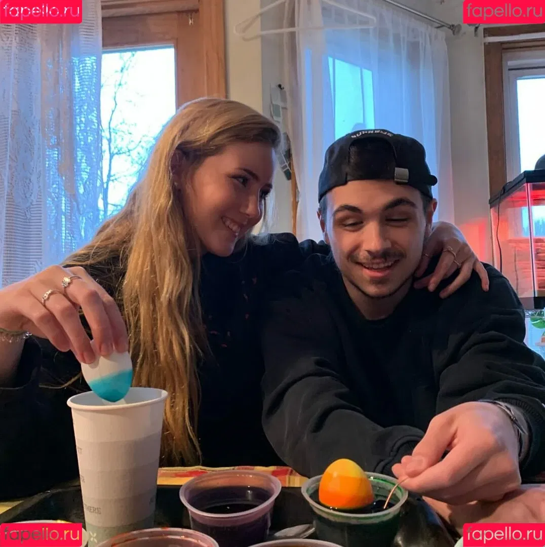 Lindsay Farland Onlyfans Photo Gallery 