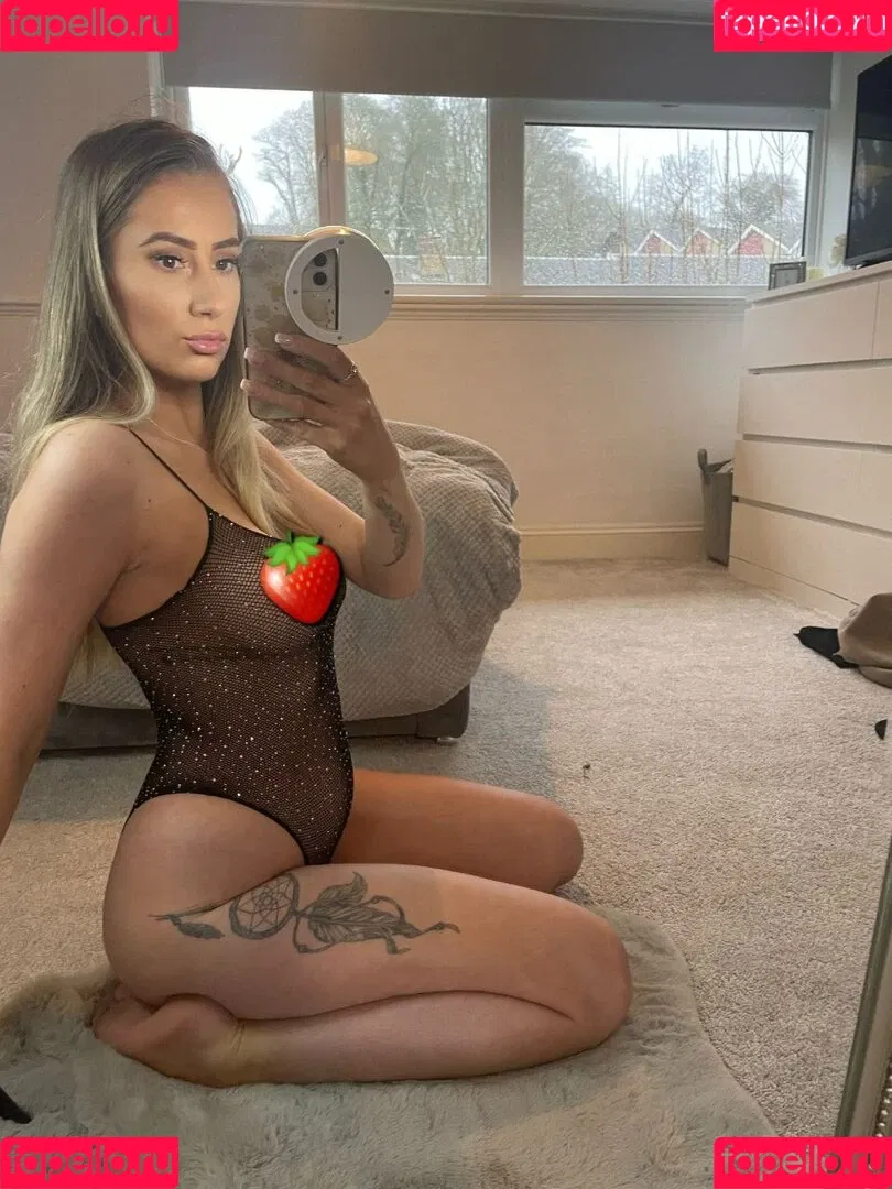 onlychlo3 Onlyfans Photo Gallery 