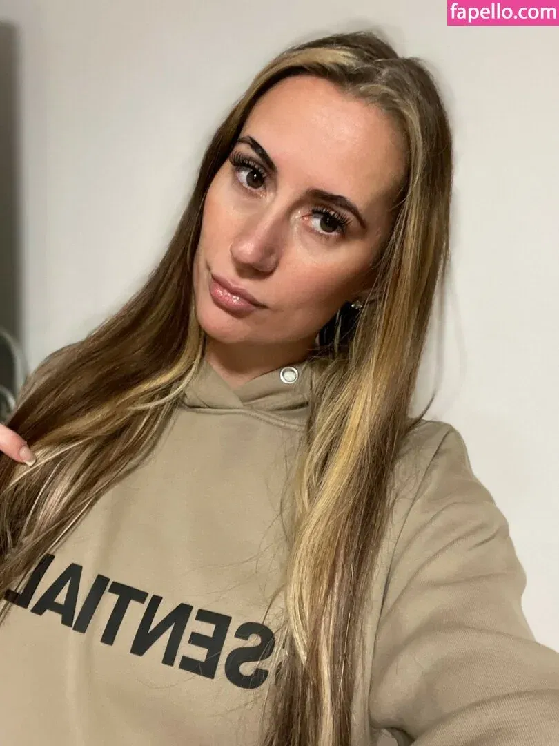 onlychlo3 Onlyfans Photo Gallery 