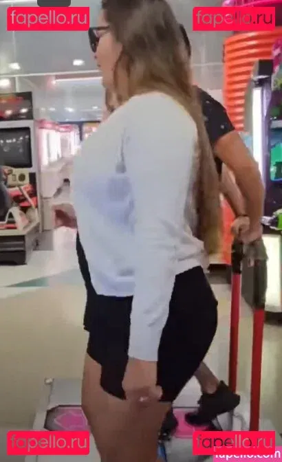 Thais Nakaguma Onlyfans Photo Gallery 