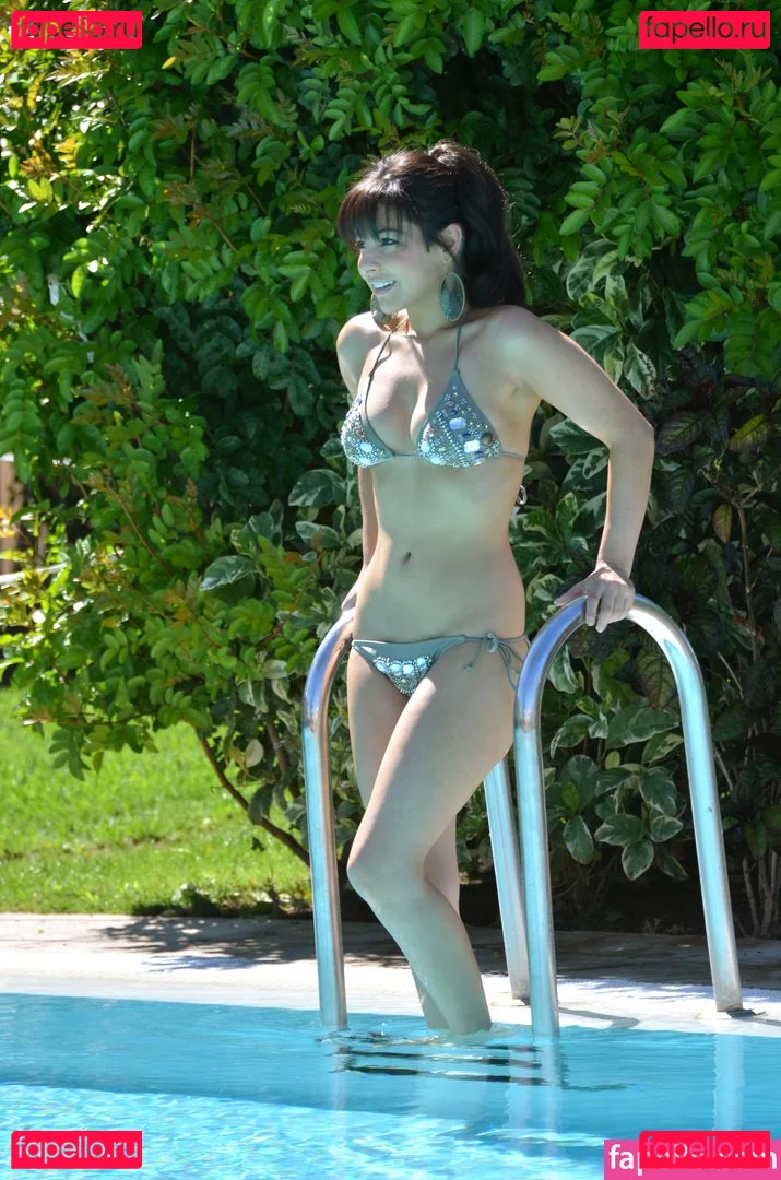 Roxanne Pallett Onlyfans Photo Gallery 