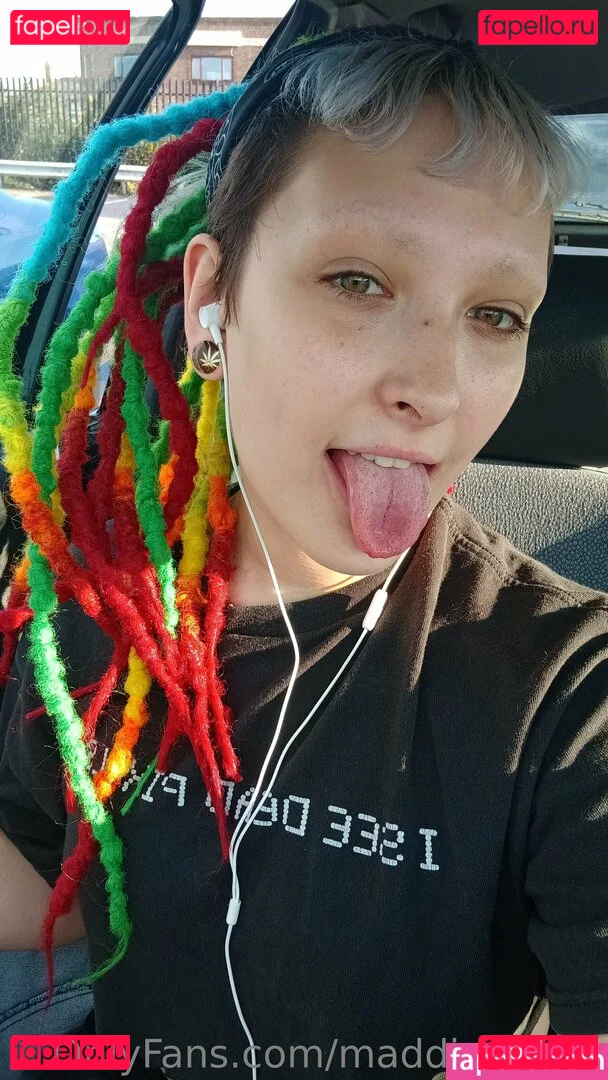 maddisonsins Onlyfans Photo Gallery 