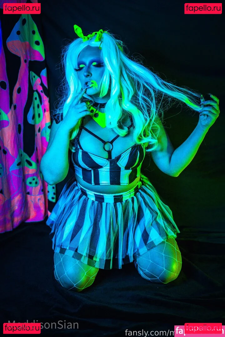 maddisonsins Onlyfans Photo Gallery 