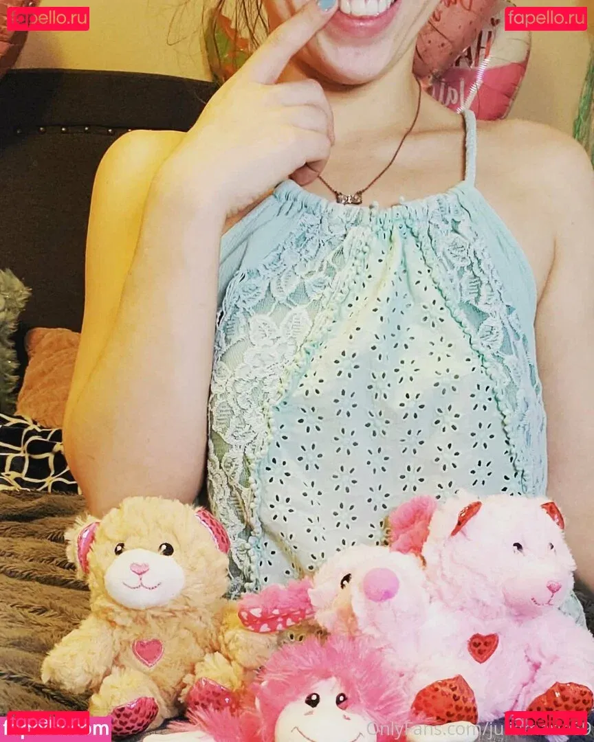 juliamarie69 Onlyfans Photo Gallery 