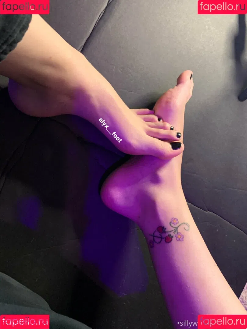 tinykittie Onlyfans Photo Gallery 