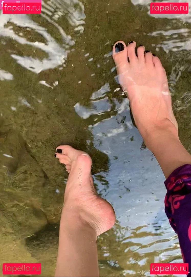 tinykittie Onlyfans Photo Gallery 