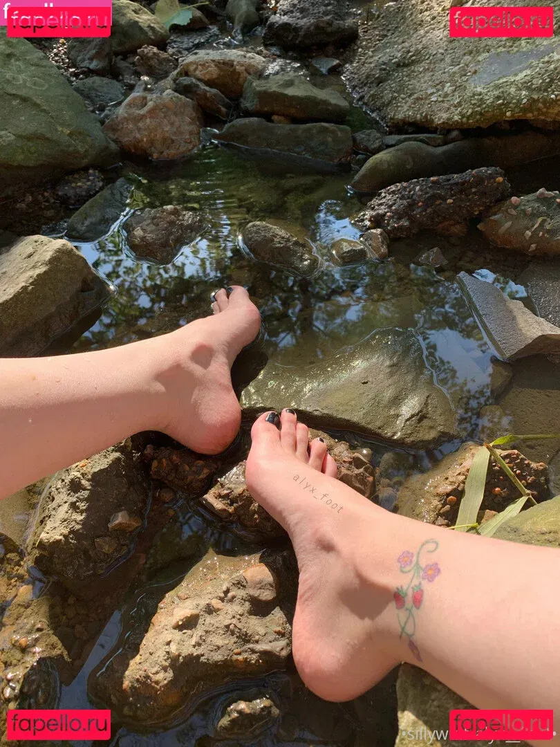 tinykittie Onlyfans Photo Gallery 