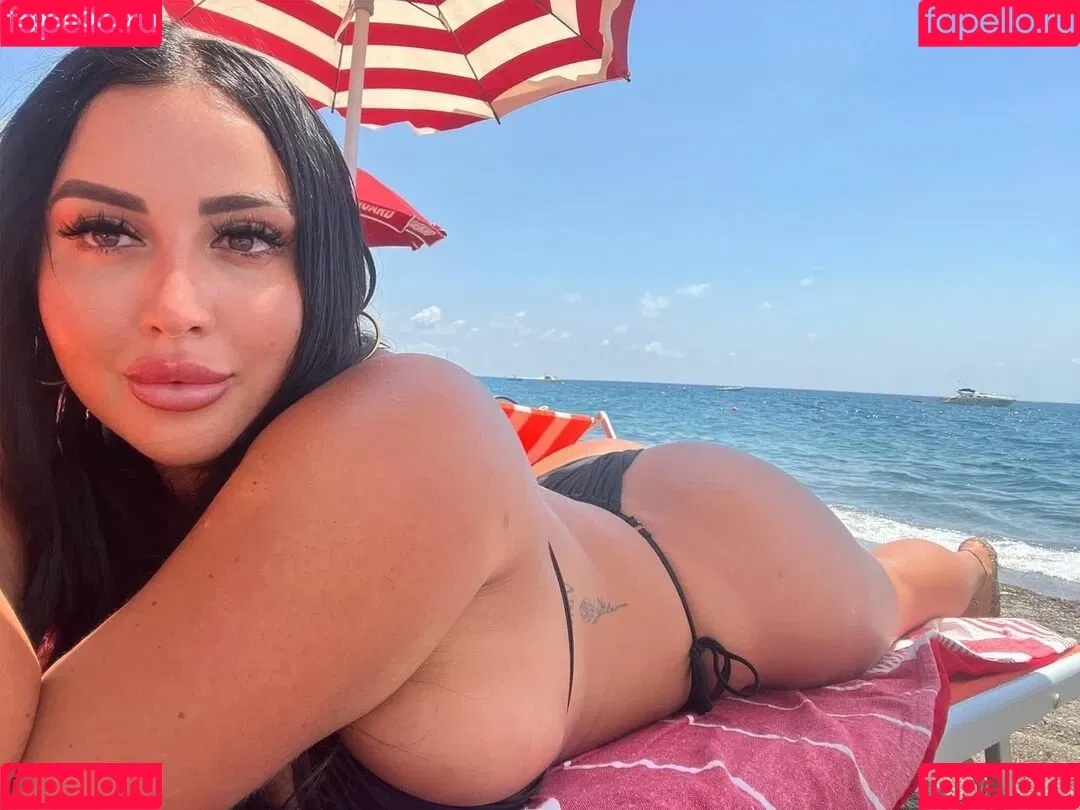Maria Luisa Onlyfans Photo Gallery 