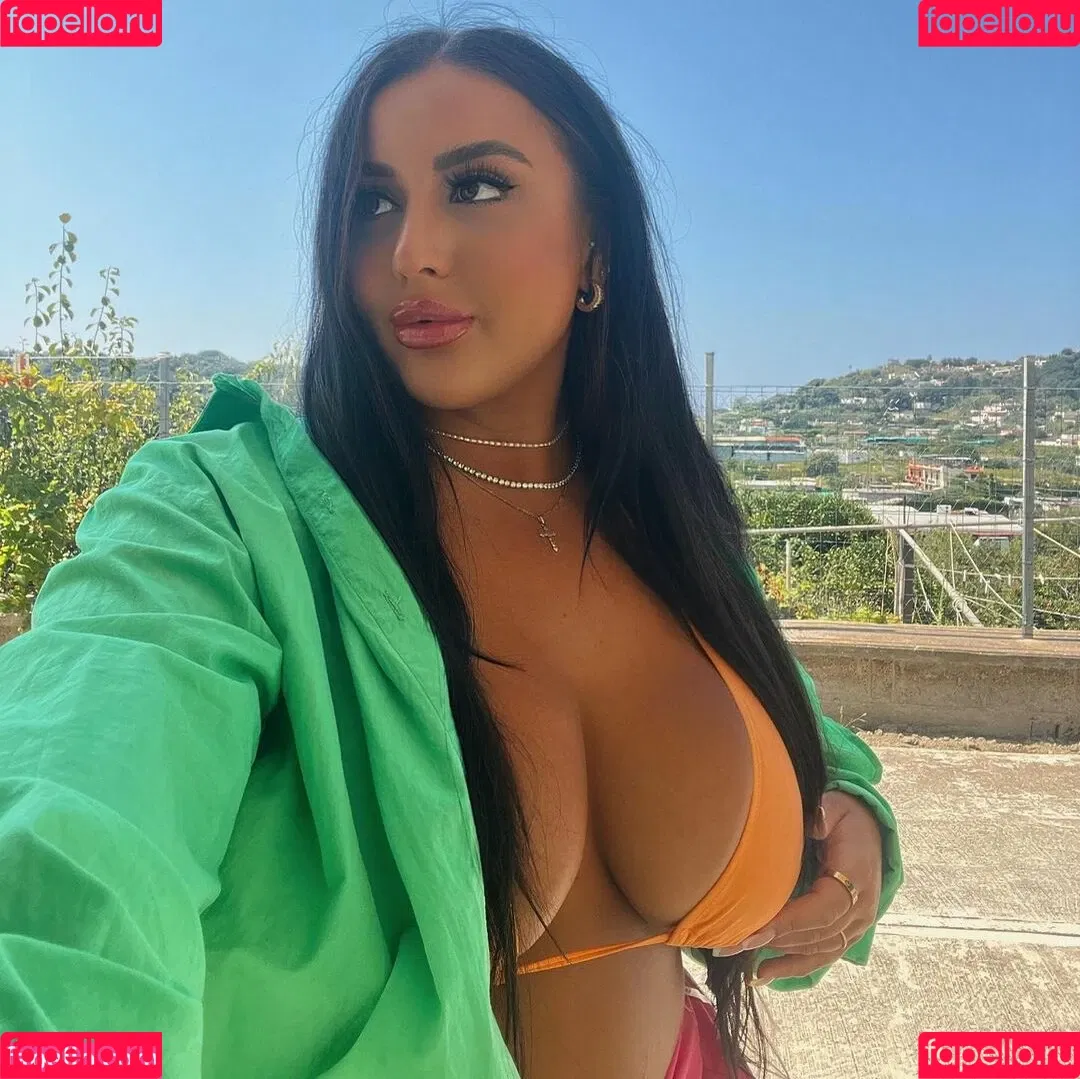 Maria Luisa Onlyfans Photo Gallery 