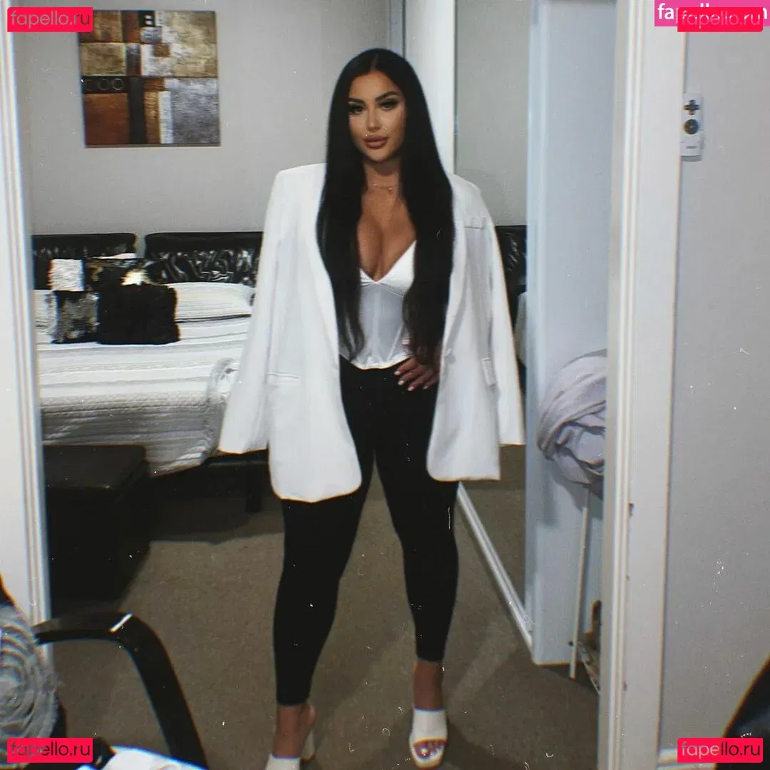 Maria Luisa Onlyfans Photo Gallery 