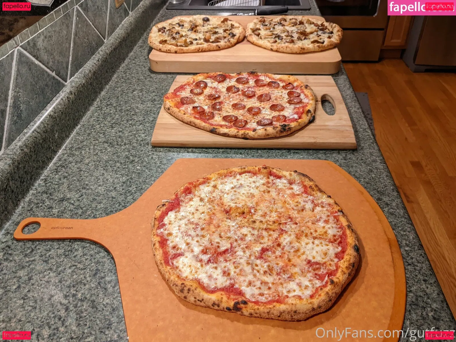 gutfuzz Onlyfans Photo Gallery 