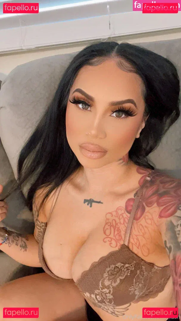 lillykash Onlyfans Photo Gallery 