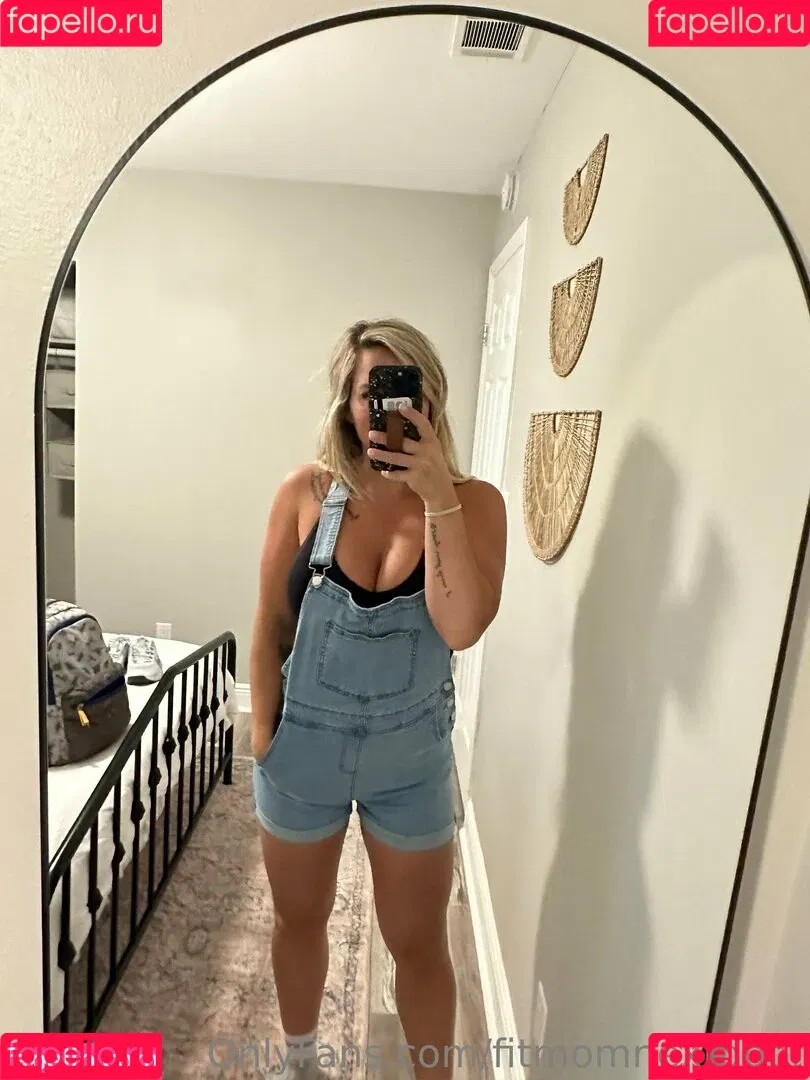 fitmomnextdoor Onlyfans Photo Gallery 