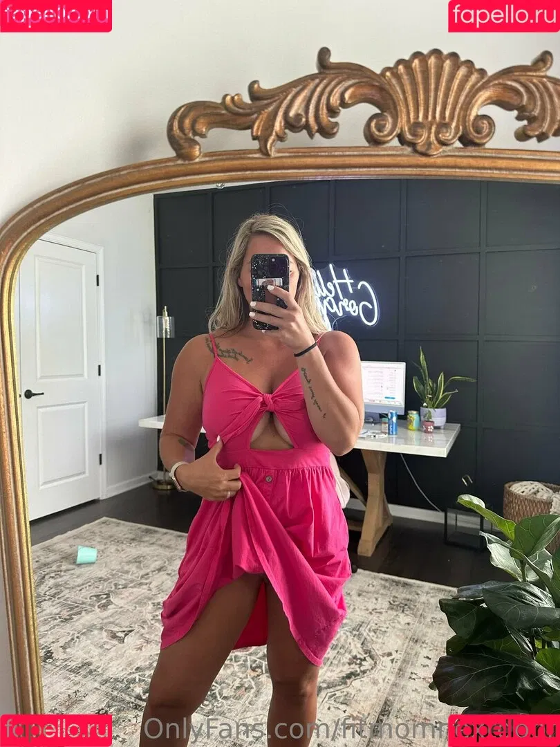 fitmomnextdoor Onlyfans Photo Gallery 