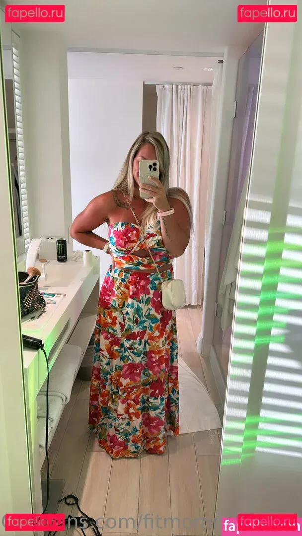 fitmomnextdoor Onlyfans Photo Gallery 