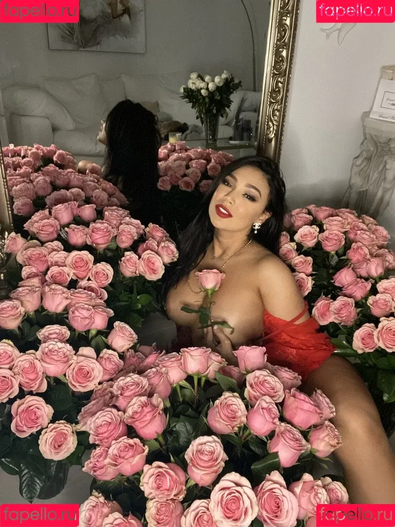 Exoticesmeralda Onlyfans Photo Gallery 