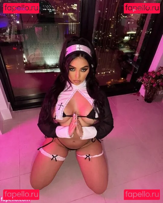 Exoticesmeralda Onlyfans Photo Gallery 