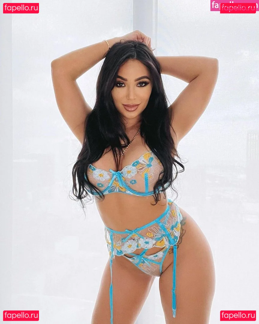 Exoticesmeralda Onlyfans Photo Gallery 