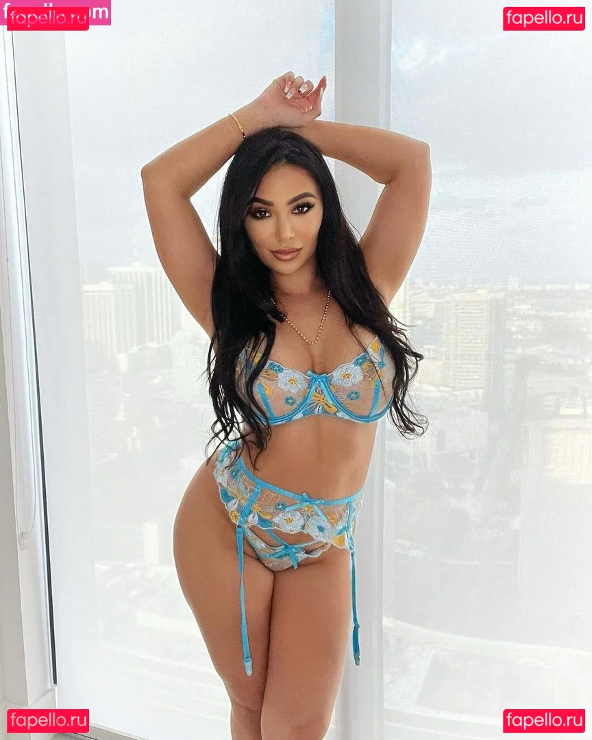 Exoticesmeralda Onlyfans Photo Gallery 