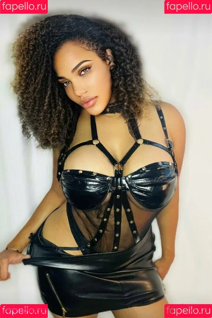 kixxy.vip Onlyfans Photo Gallery 