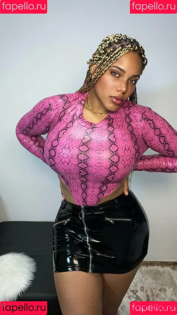 kixxy.vip Onlyfans Photo Gallery 