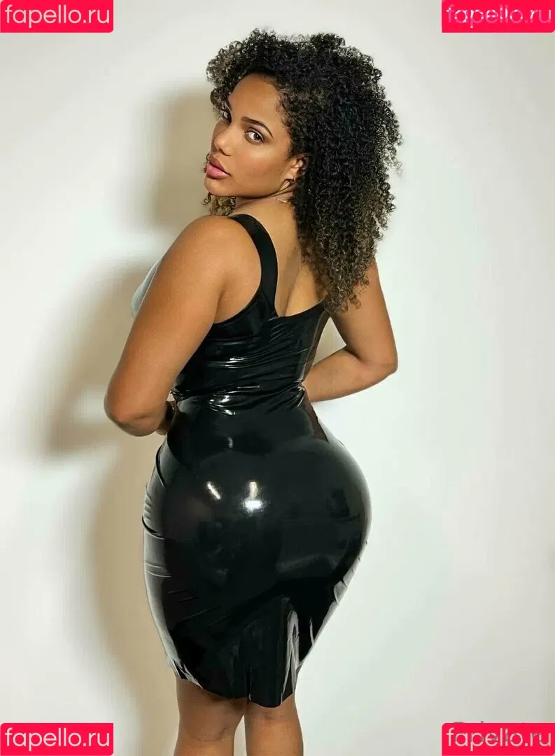 kixxy.vip Onlyfans Photo Gallery 