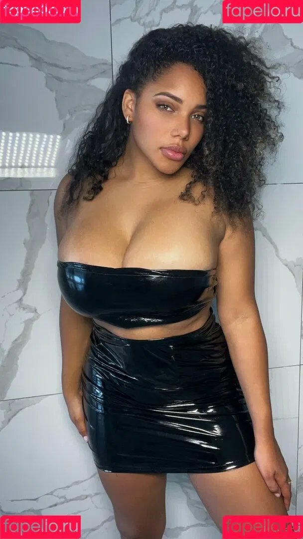 kixxy.vip Onlyfans Photo Gallery 