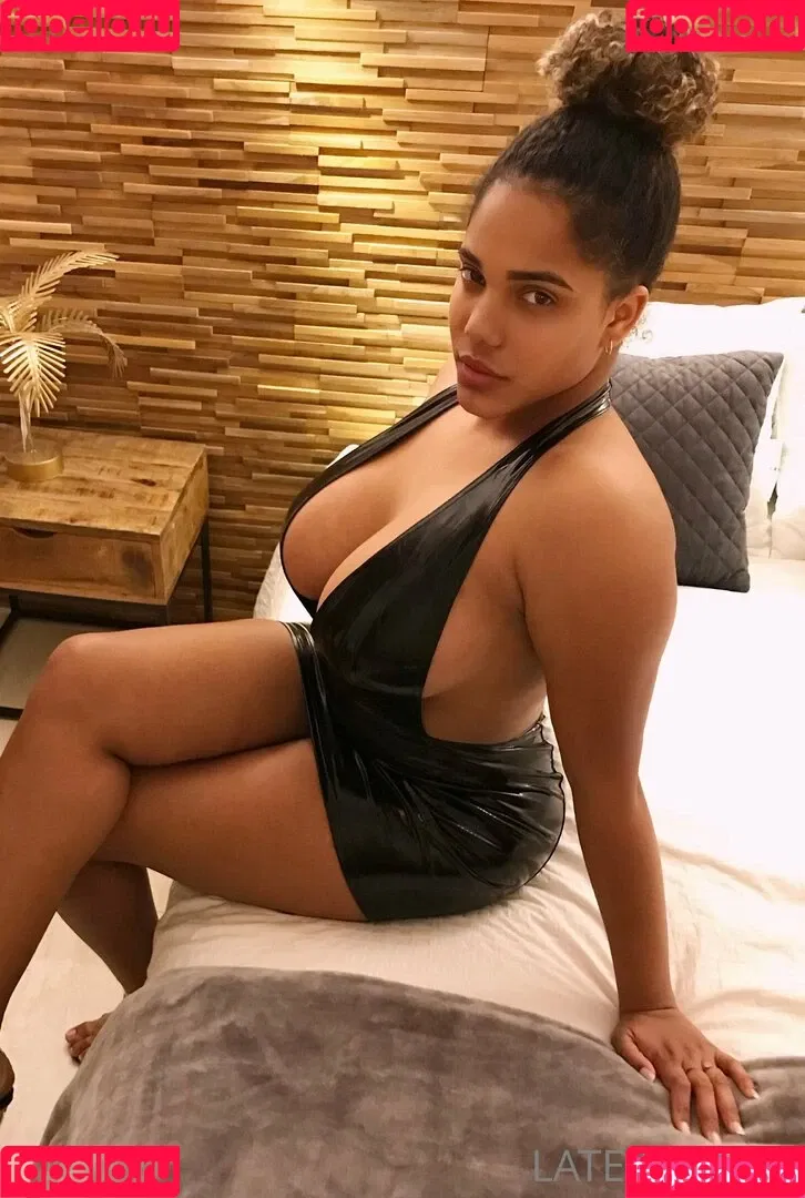 kixxy.vip Onlyfans Photo Gallery 