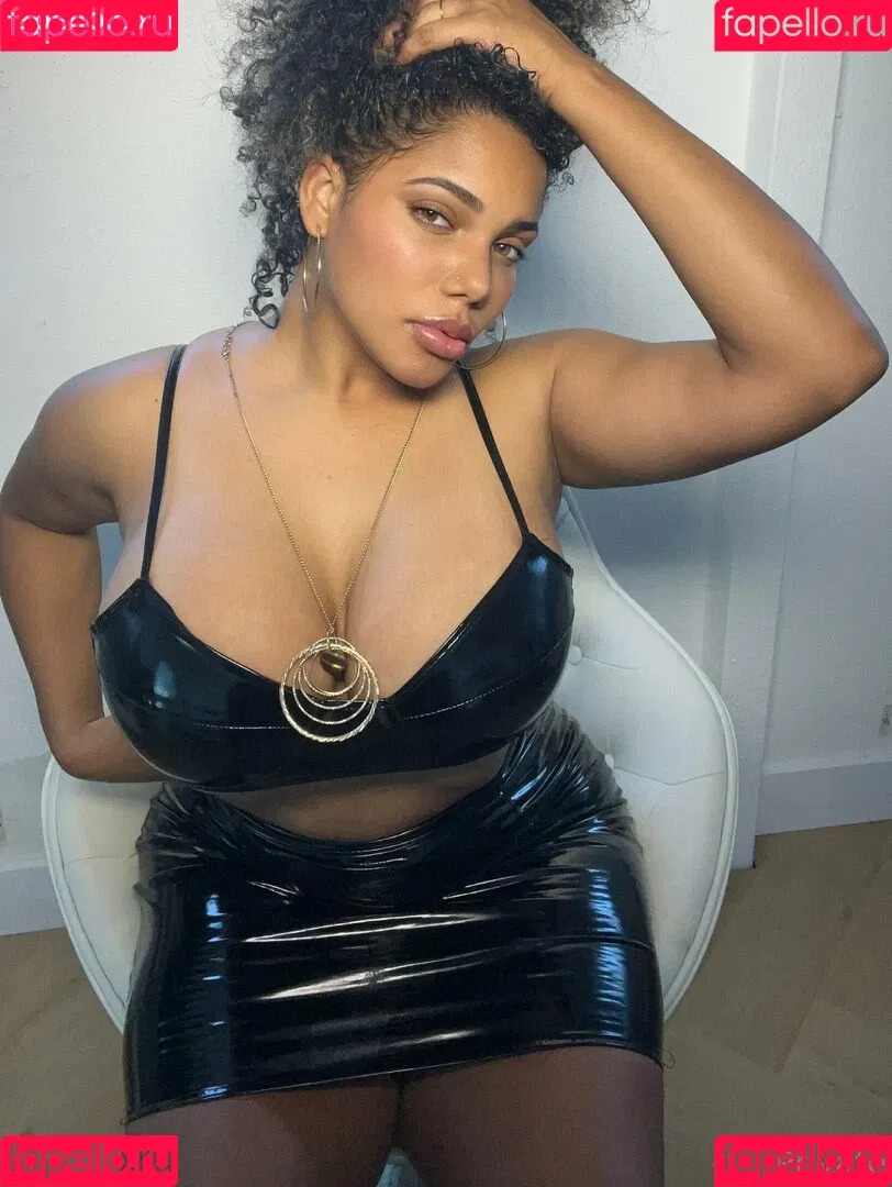 kixxy.vip Onlyfans Photo Gallery 