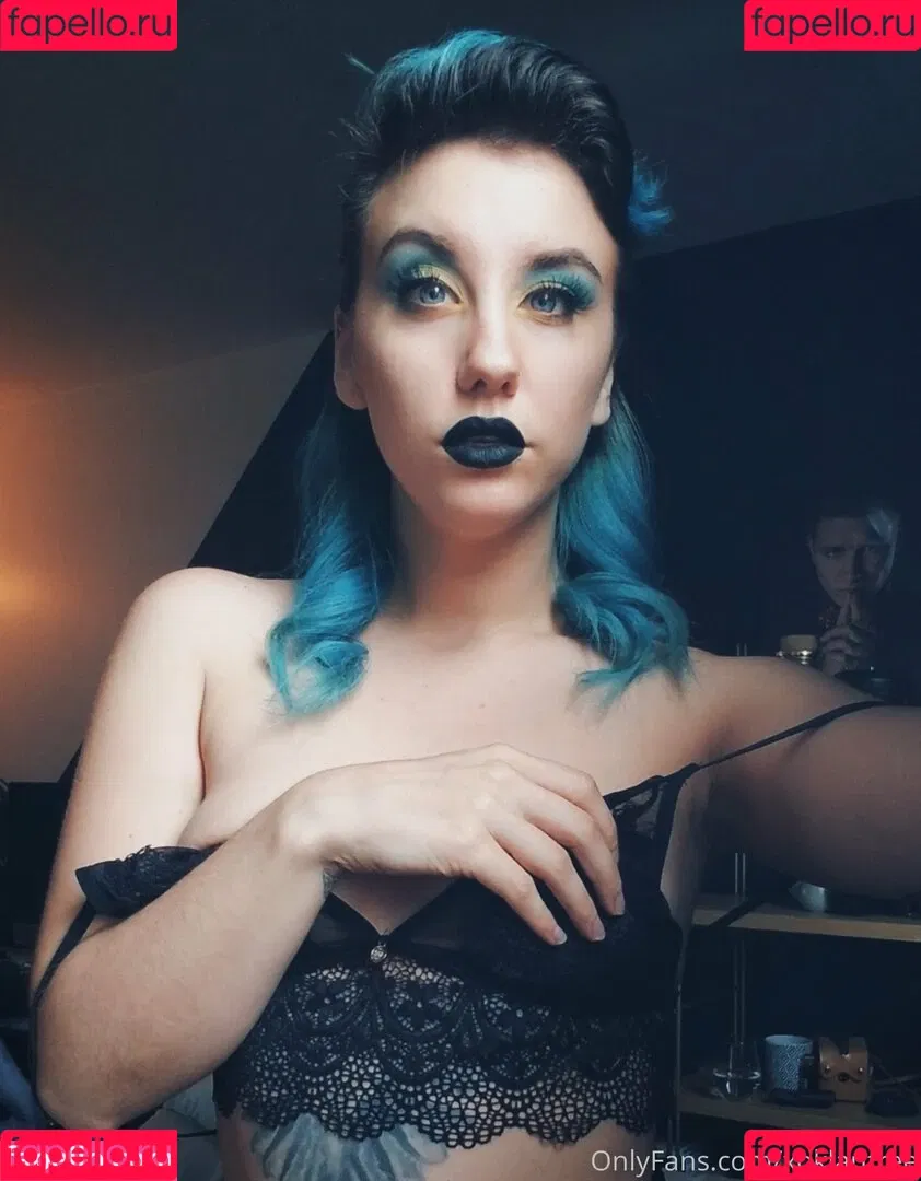 xoklautease Onlyfans Photo Gallery 
