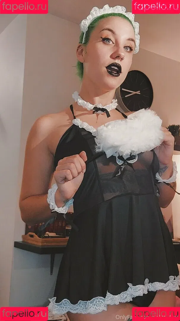 xoklautease Onlyfans Photo Gallery 