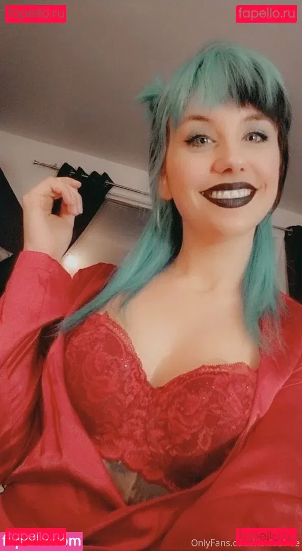 xoklautease Onlyfans Photo Gallery 