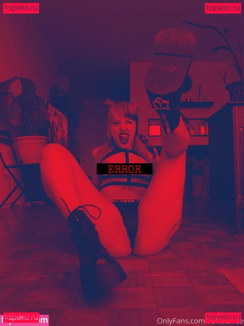 xoklautease Onlyfans Photo Gallery 