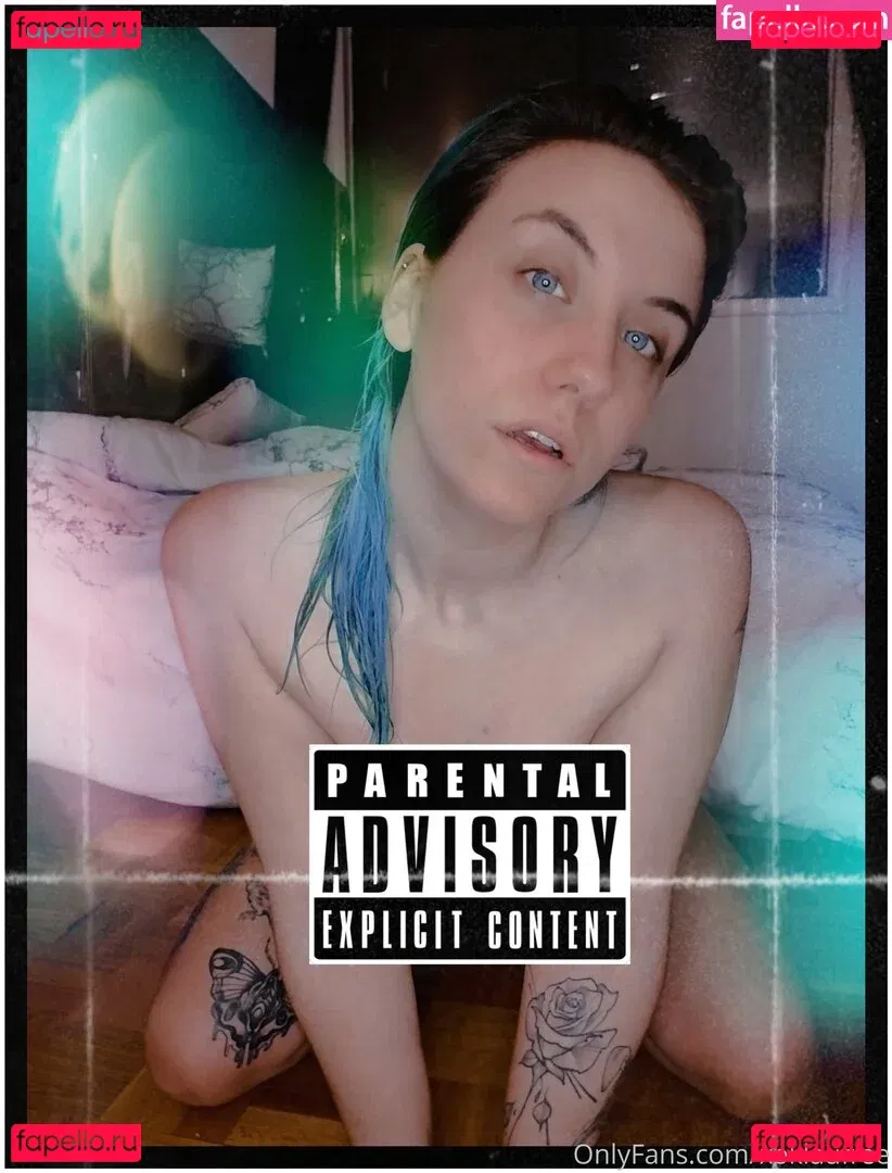 xoklautease Onlyfans Photo Gallery 