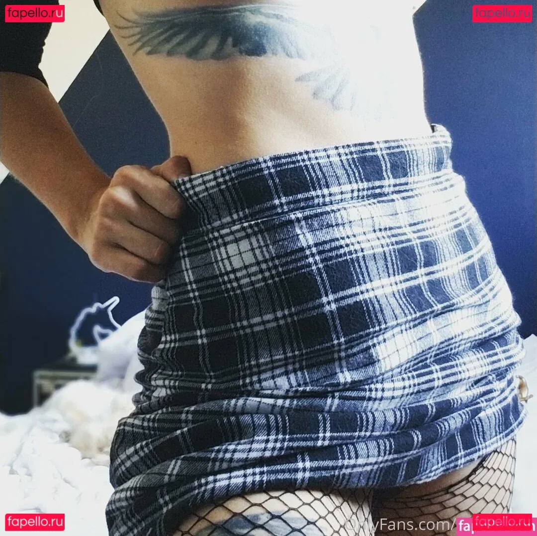 xoklautease Onlyfans Photo Gallery 