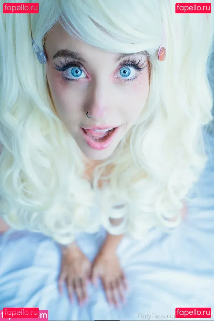 xoklautease Onlyfans Photo Gallery 