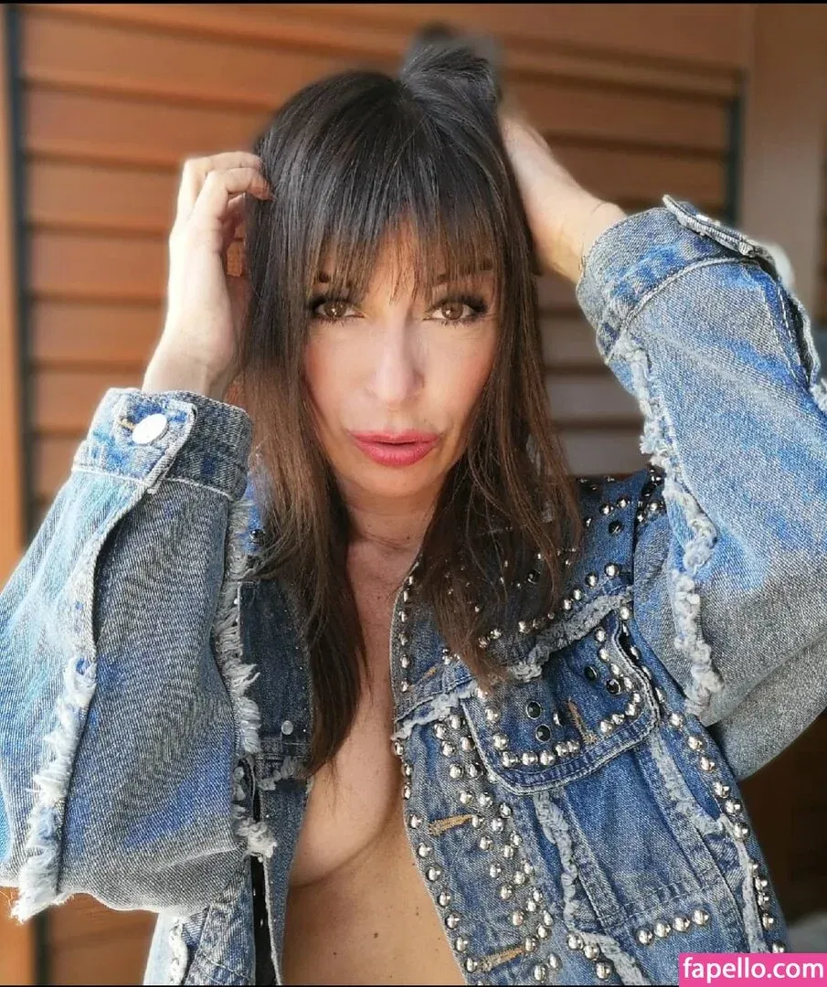 Sheila Capriolo Onlyfans Photo Gallery 