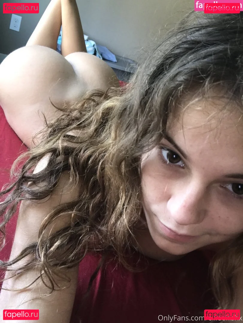 EllieEilishX Onlyfans Photo Gallery 