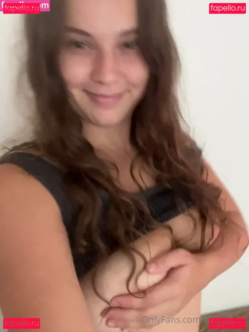 EllieEilishX Onlyfans Photo Gallery 