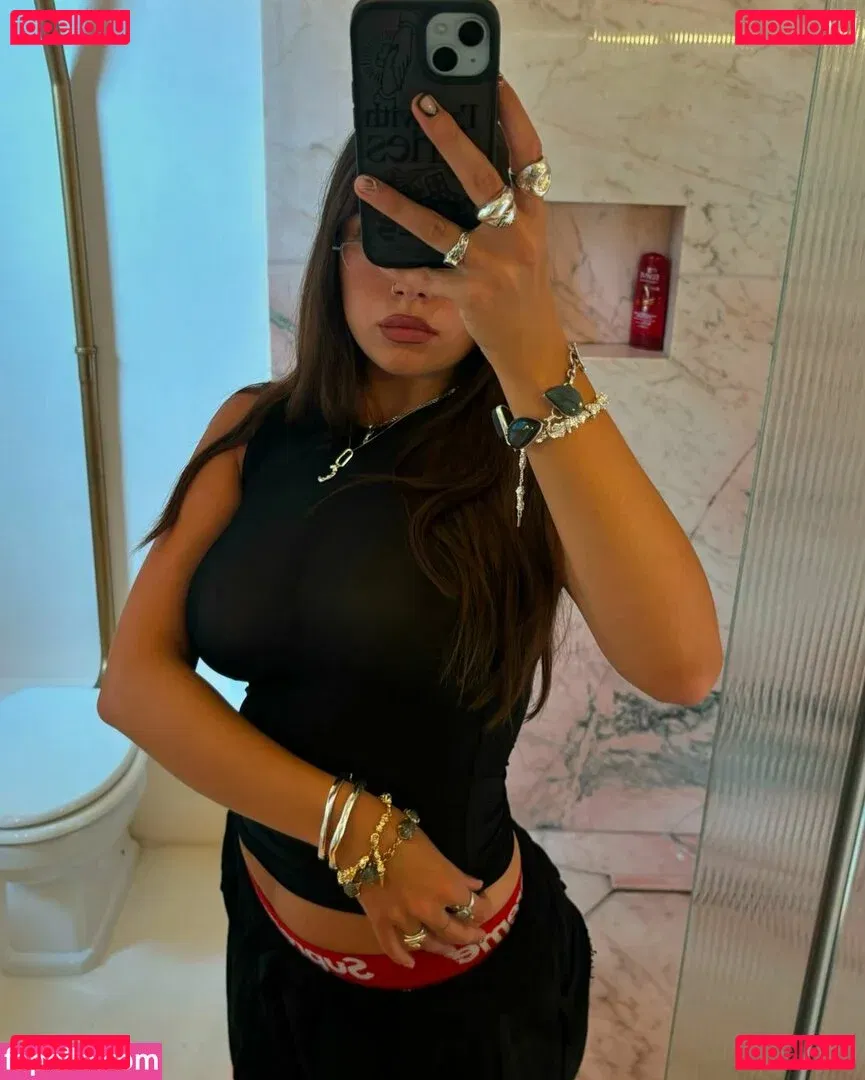 cii.cii Onlyfans Photo Gallery 