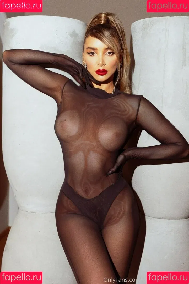 Daniela Cardenas R Onlyfans Photo Gallery 