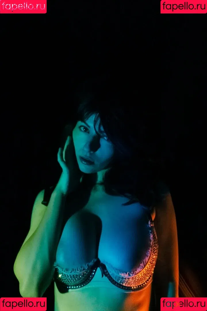 Kat Cabaret Onlyfans Photo Gallery 