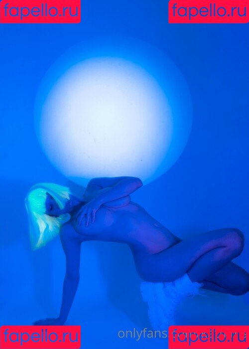 Kat Cabaret Onlyfans Photo Gallery 