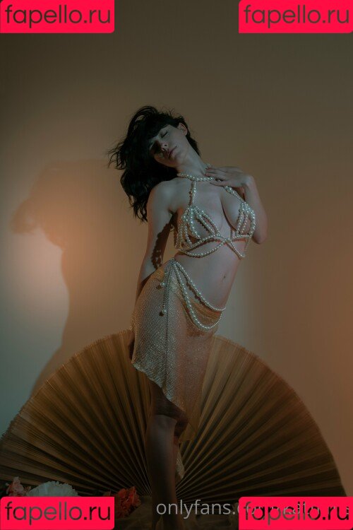 Kat Cabaret Onlyfans Photo Gallery 