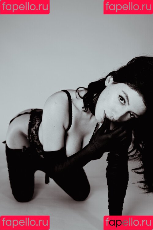 Kat Cabaret Onlyfans Photo Gallery 