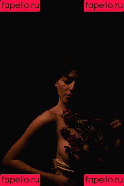 Kat Cabaret Onlyfans Photo Gallery 